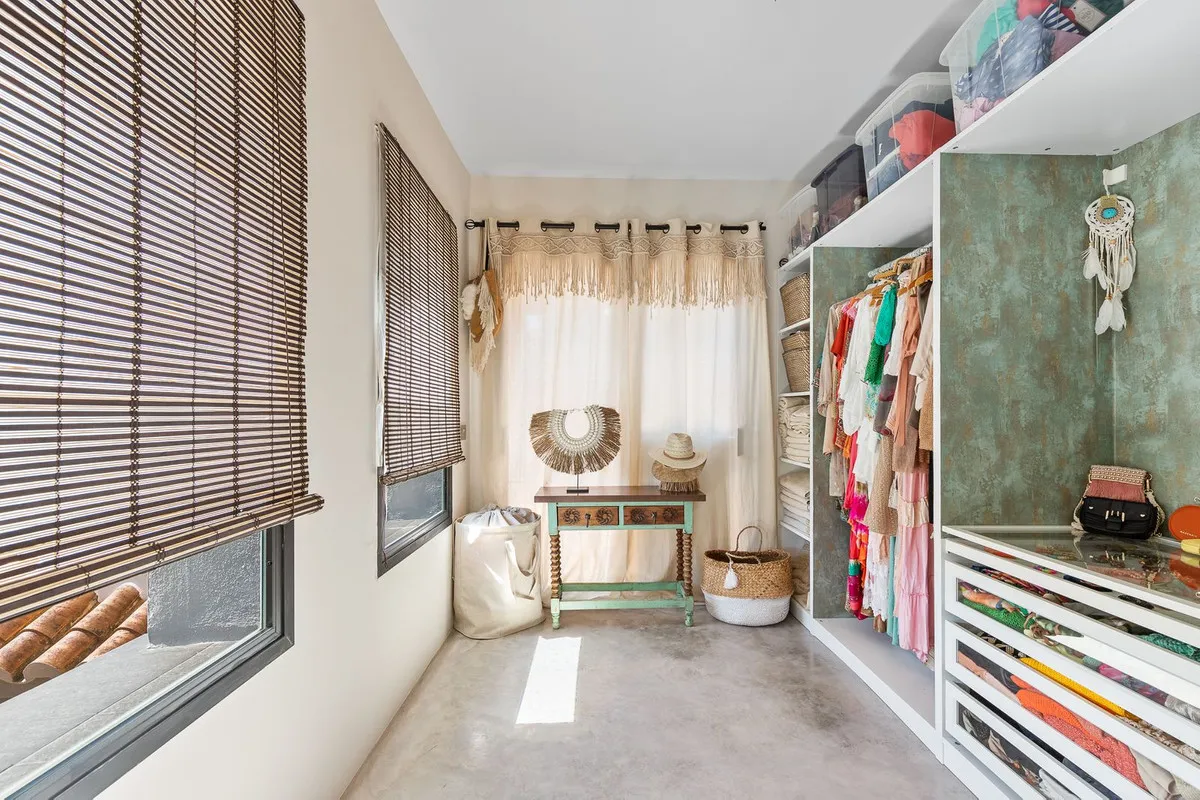 04ec594d-052e-4a8d-932f-fc280e19c0e1