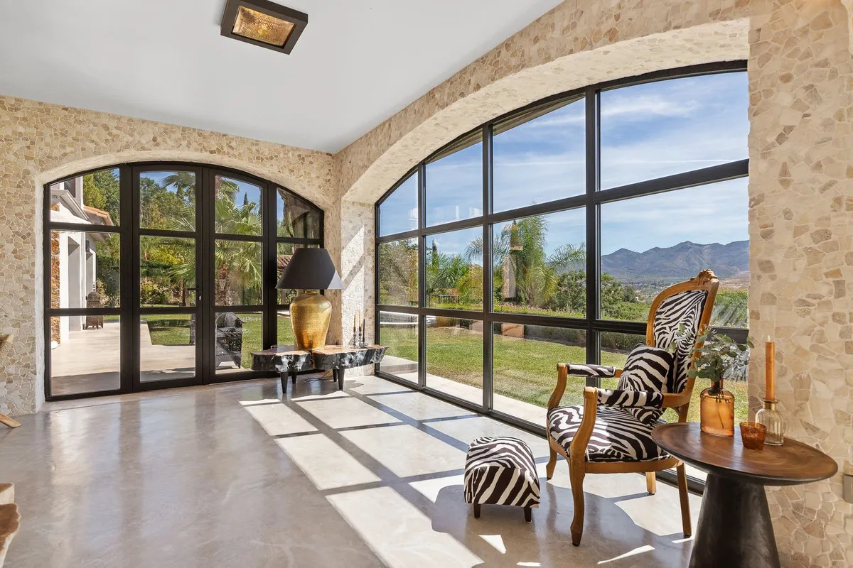 63cd3c79-be25-4e28-9911-09c72bd974da