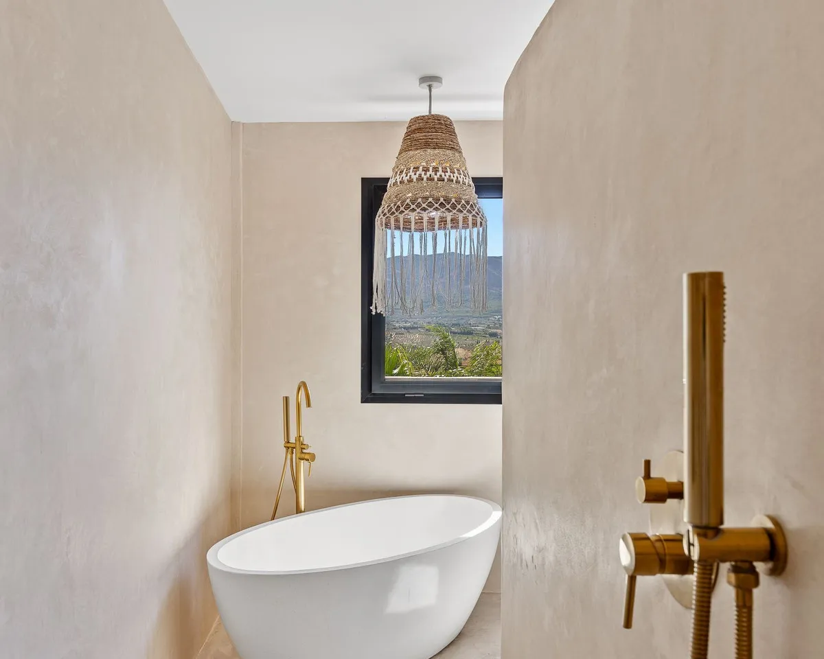 6cbe7061-8a31-4d84-bdf1-d261da0f7aa5