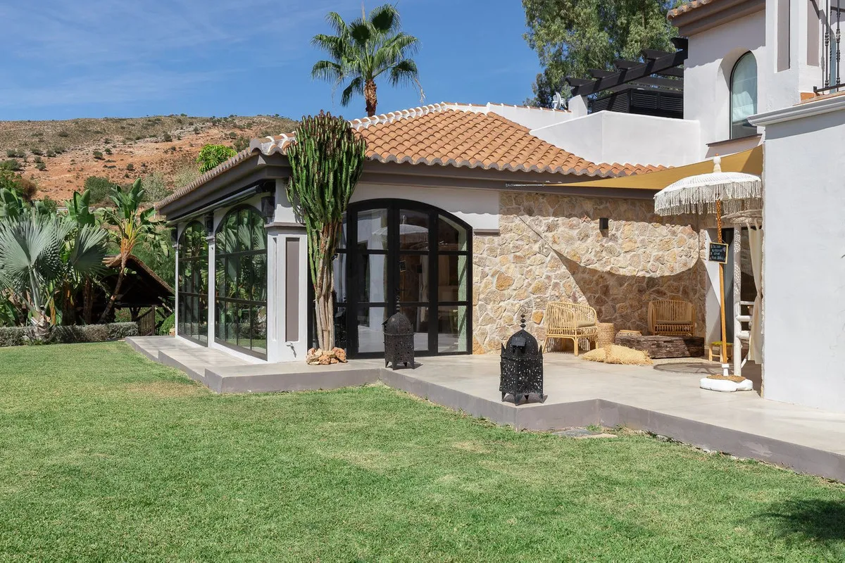 f258f3f6-49f1-45da-ae35-296472331501