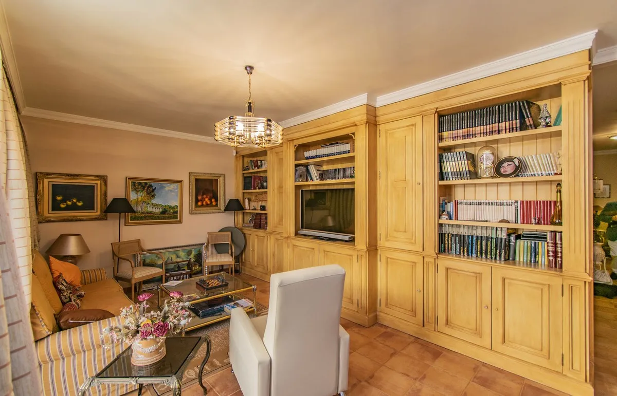 dbefeef1-5147-4c0e-8f60-358bae6f0115