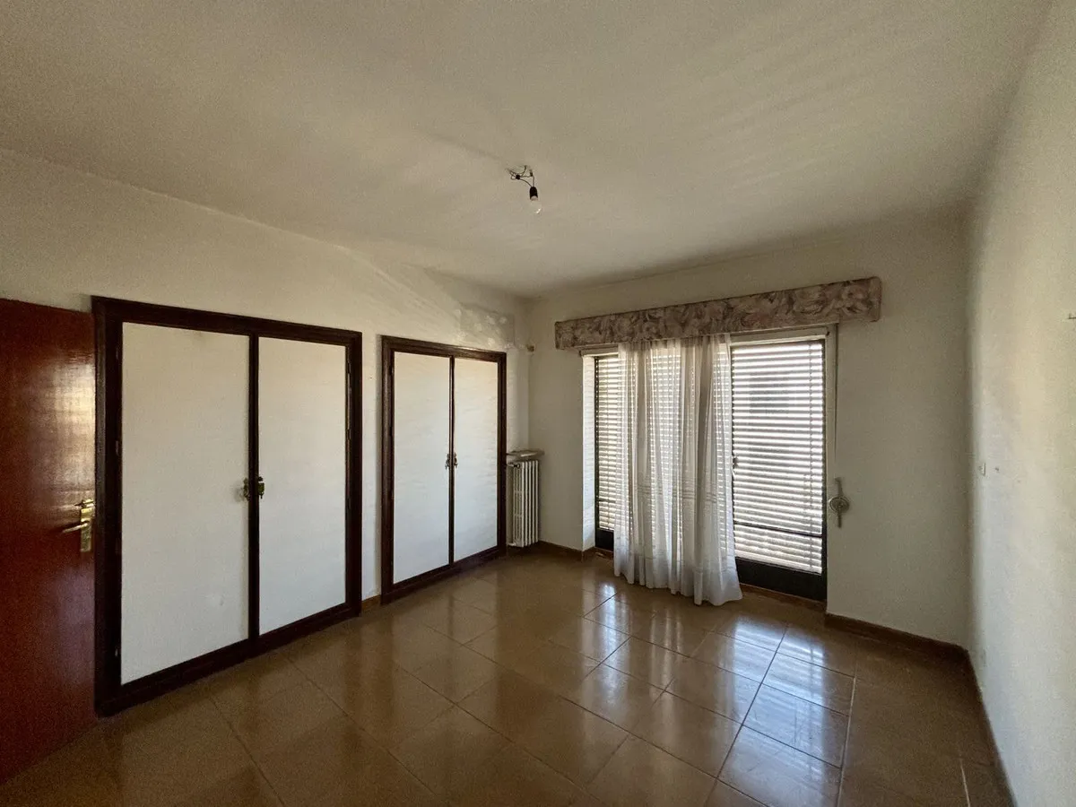 e9ba1985-17dd-421c-9869-b8d89d67922a