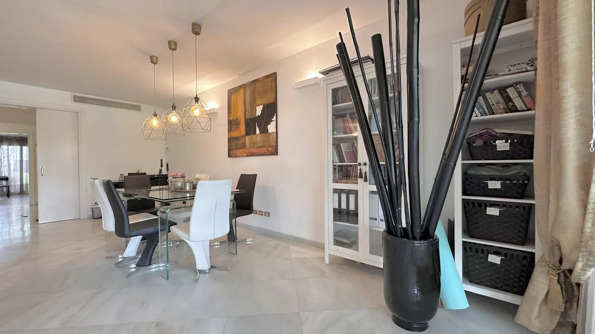 18564731-40cf-47a9-a3eb-0101772e0ff8