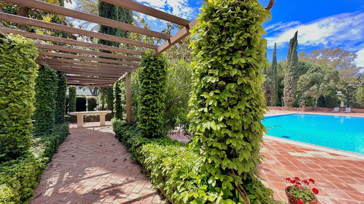 c28bd862-7f5b-4f16-a9ff-32dd426a0328