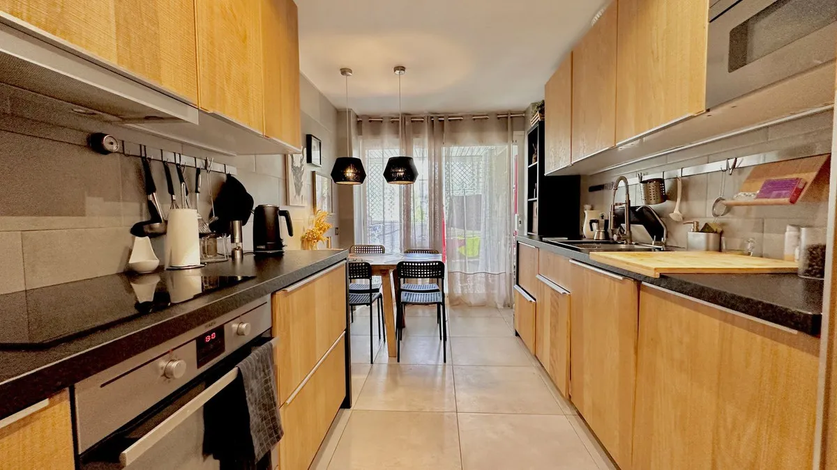 eb082b9b-04b6-43ed-9380-9a507b6b23a1