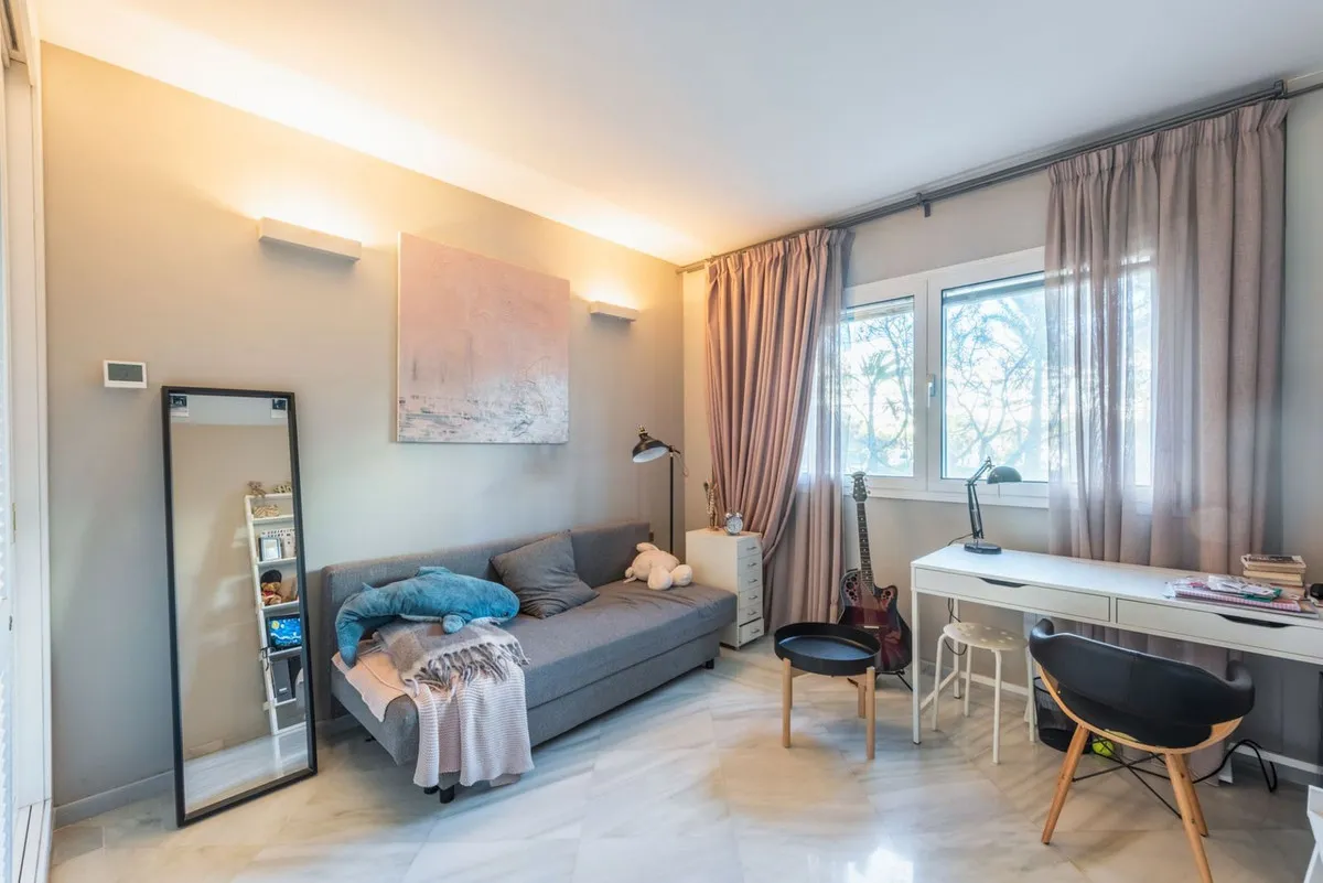 616d0fb9-4c79-443b-a13e-96a6c2e68250