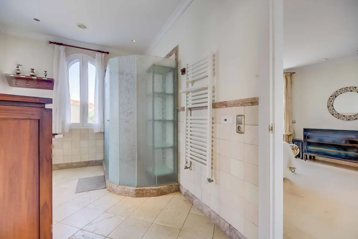 8318dc72-da91-42fe-8d7c-b66f9727d14e