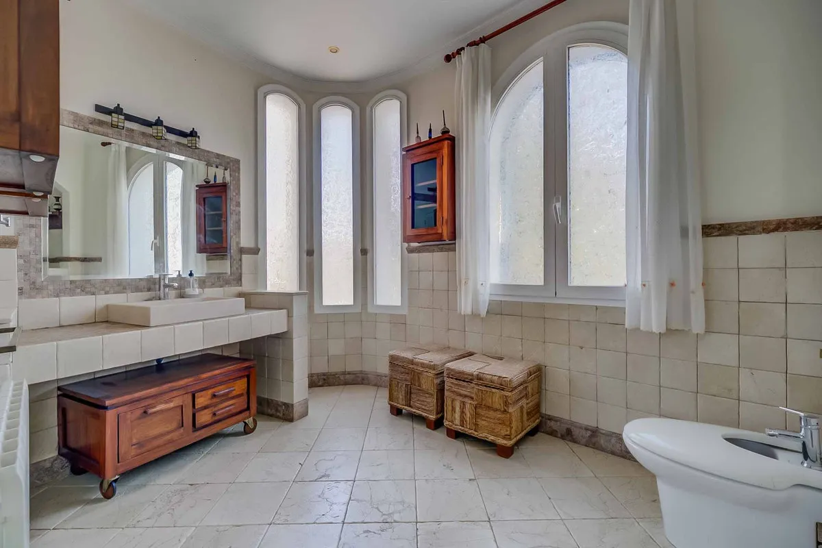 97a09a5b-cf4b-41ea-9bb9-6aa087340aa4