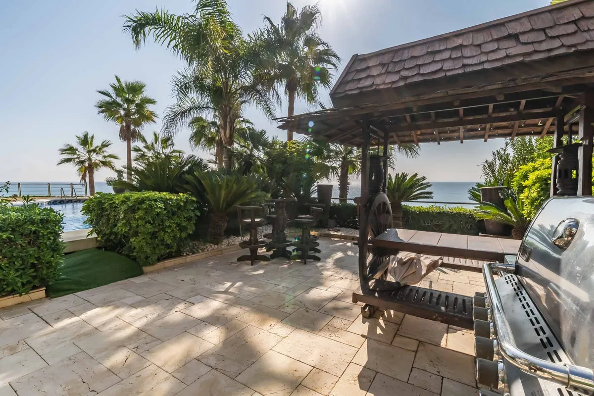 abf10685-f90f-4bc8-bf8e-59645a97dd08