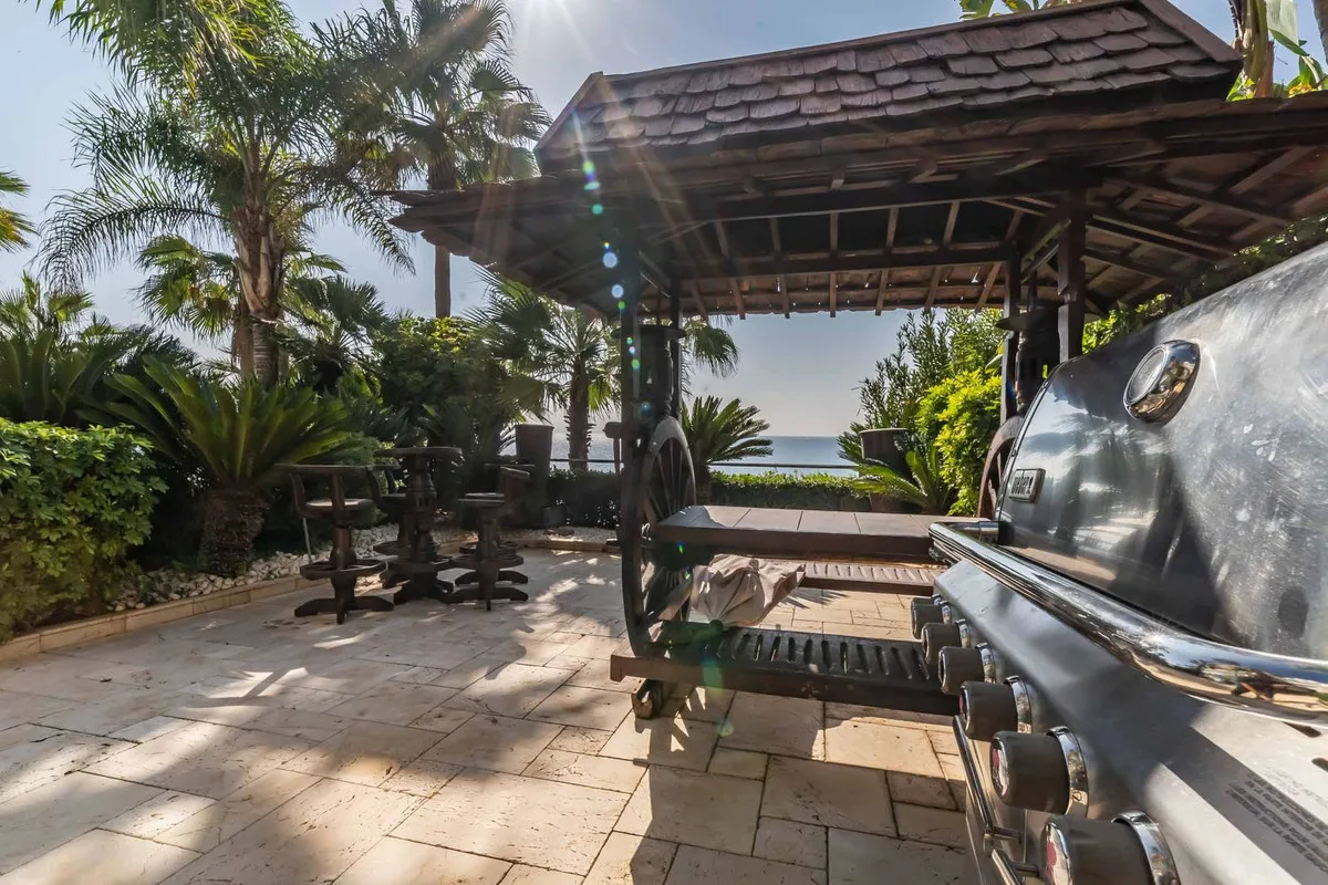 c8bb361b-1d00-4915-b408-3a6948a51eea