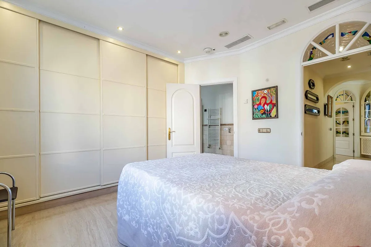 f054b08e-5a66-499a-9848-f813c91ed333