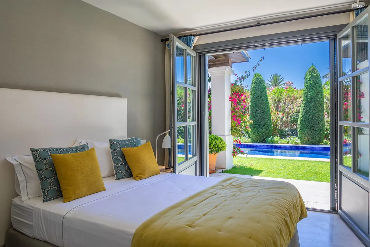 0cdde25b-495e-47fb-8958-890ec2215982