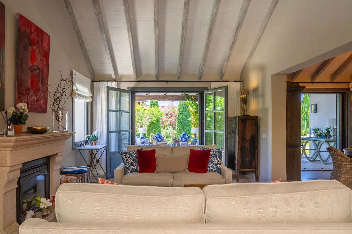 27678b8b-3b23-403b-98eb-d1dfd398a176