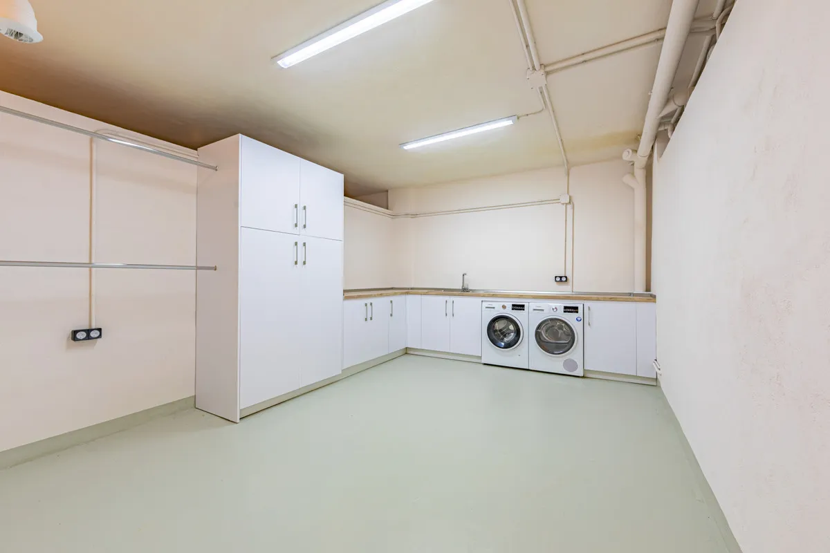 7ad3248b-cce1-4920-b0d8-cd255b2e129f