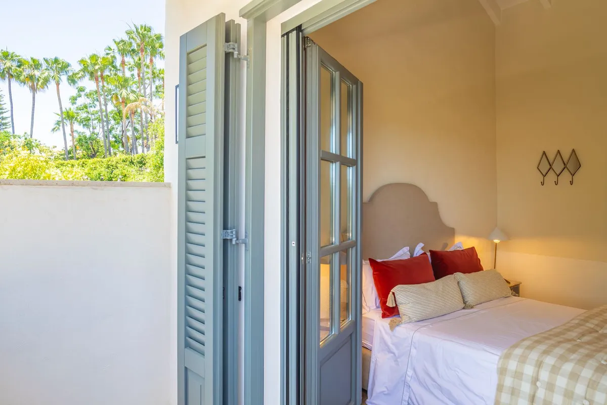 8b66adba-55e5-4fda-b659-4c3cb8433aee