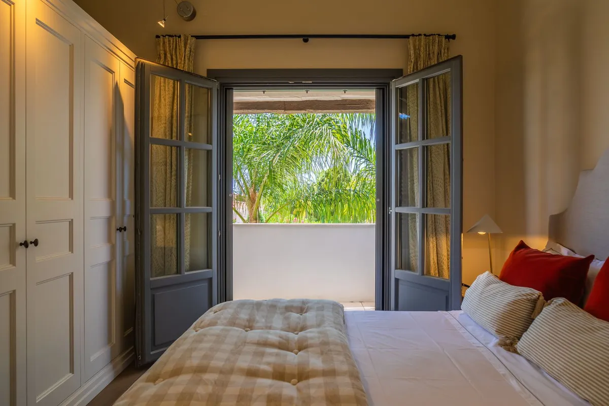 90520ade-c2db-41e7-8f72-60342a8b0a10