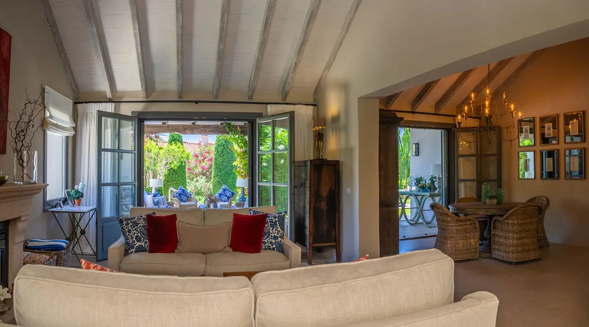 b701929b-f8b7-40b0-a06c-c02fb392d706