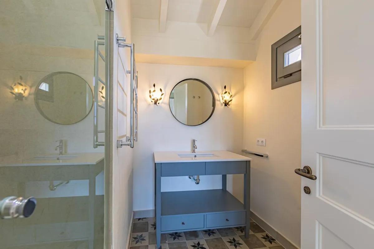 c0a4fe8b-5606-4d24-88d3-909f1147a855