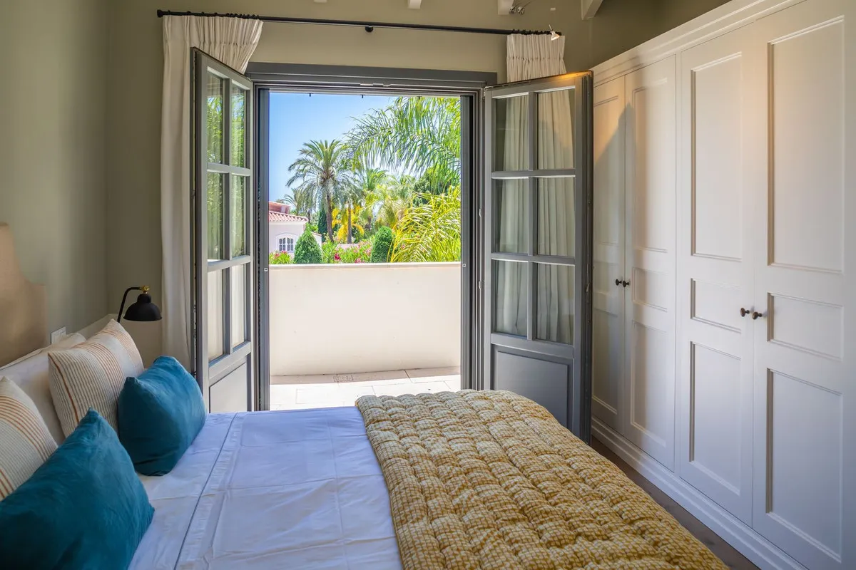 f5c8ef5b-4377-4754-829e-dac23b6aeba5