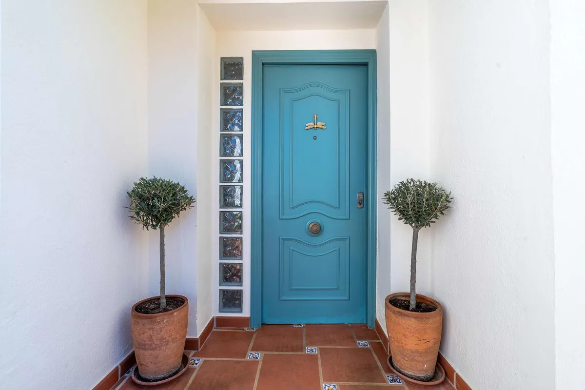 2ccdb8e1-113a-4a11-8db1-ab40f1a8b719