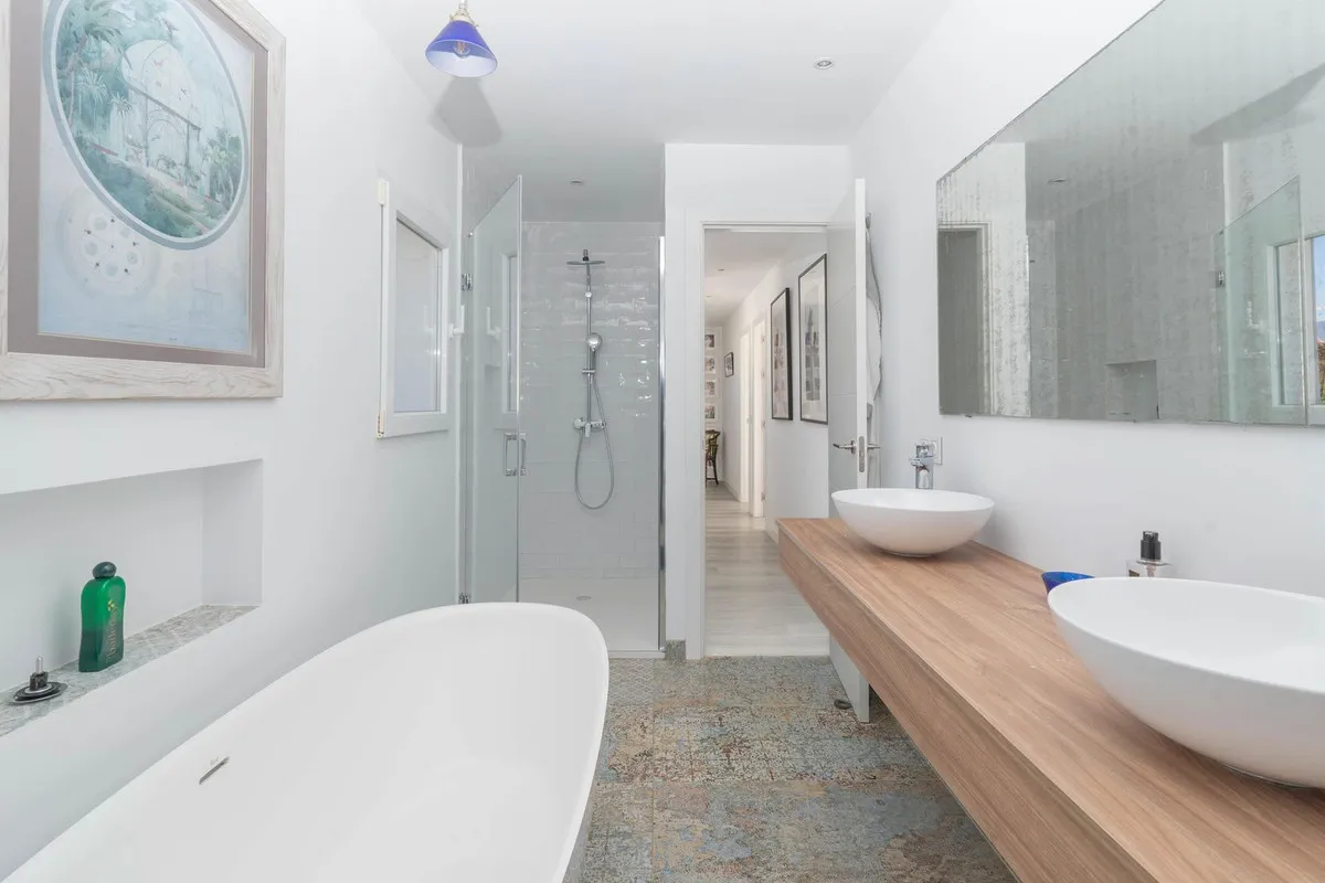 bb78ddee-bf4b-4a19-971a-a4ee2d6c6b4b