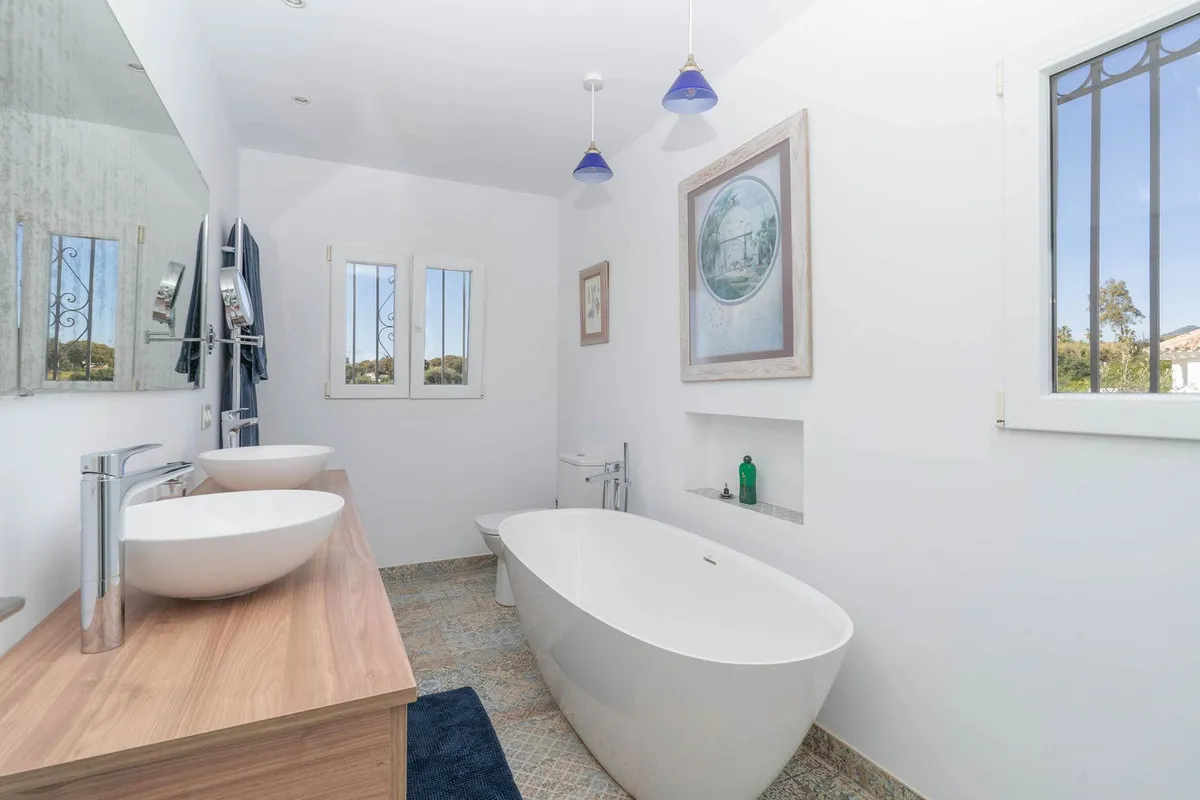 feb33659-fd96-4bfb-afd2-48d01556860c