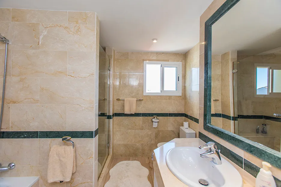 185e75db-9601-4722-b345-5d46b95879d1