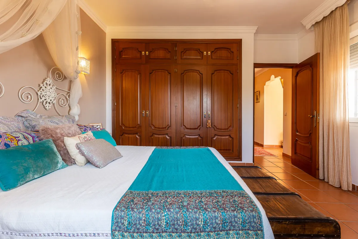 177f0a06-f1cc-4d02-9e05-010e02a0e8f5