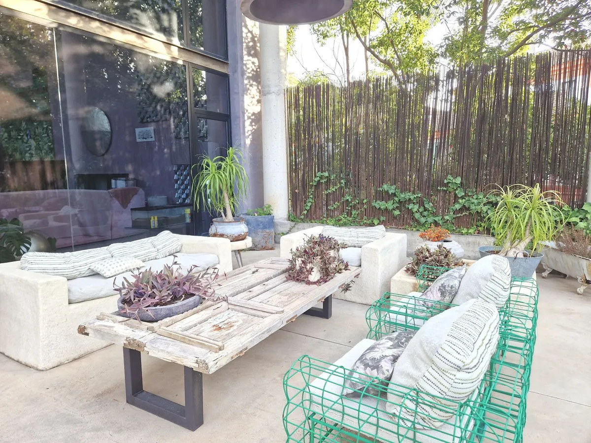 853b1f3d-beb4-450a-a969-82b8e75f1785