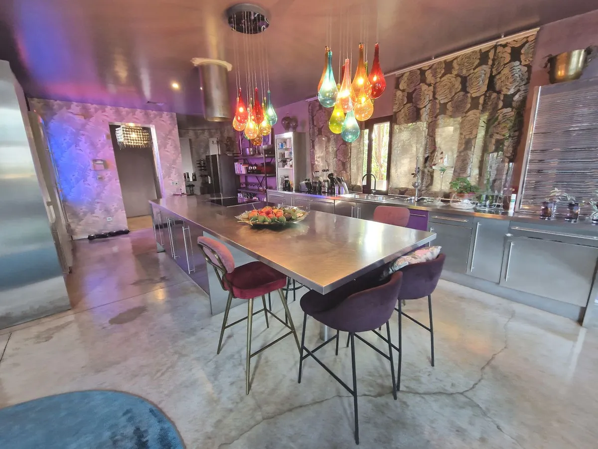 9377e9e4-392c-49b4-8134-fc5b2808ed28