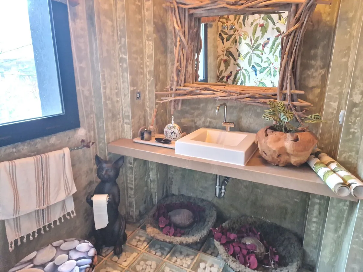 ddecd3da-2653-40e5-8300-5004c6820841