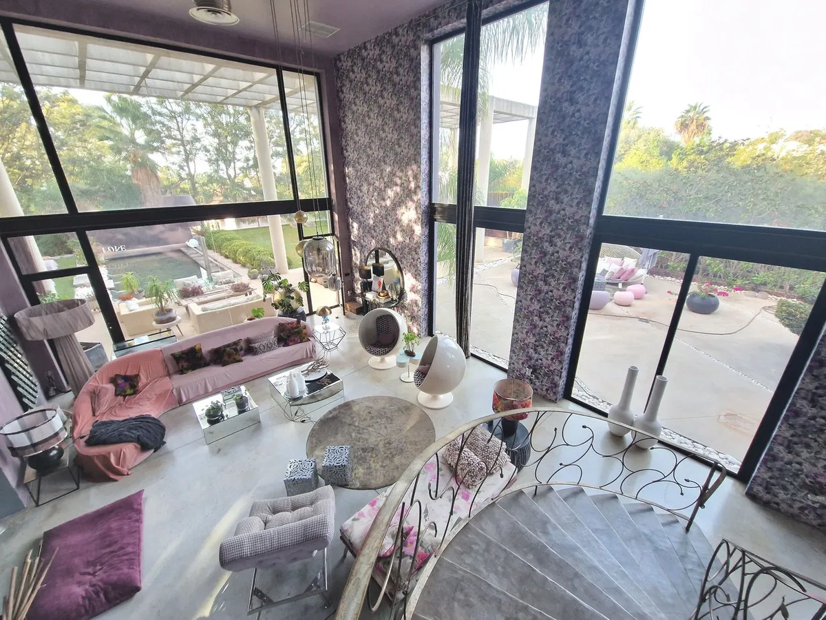 f8d29dbf-b803-406b-9d9c-8108bc38dcc9