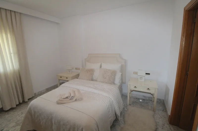 ea390123-cfdd-44ca-8296-66e19754276f