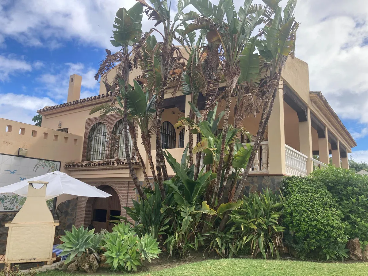 0c49526f-f8d4-456b-8f20-d172503a52d5