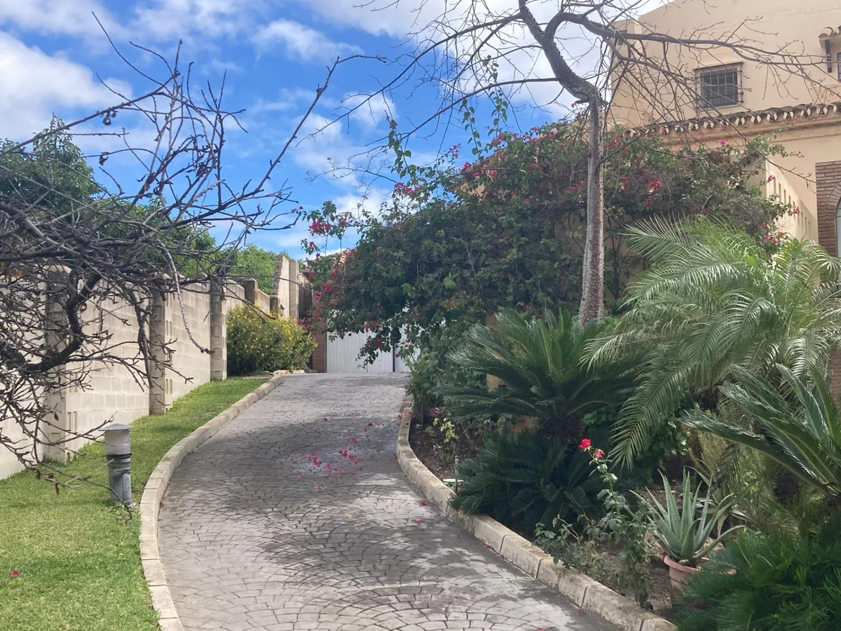 2beaa447-667c-400f-bab1-d6d45328651b