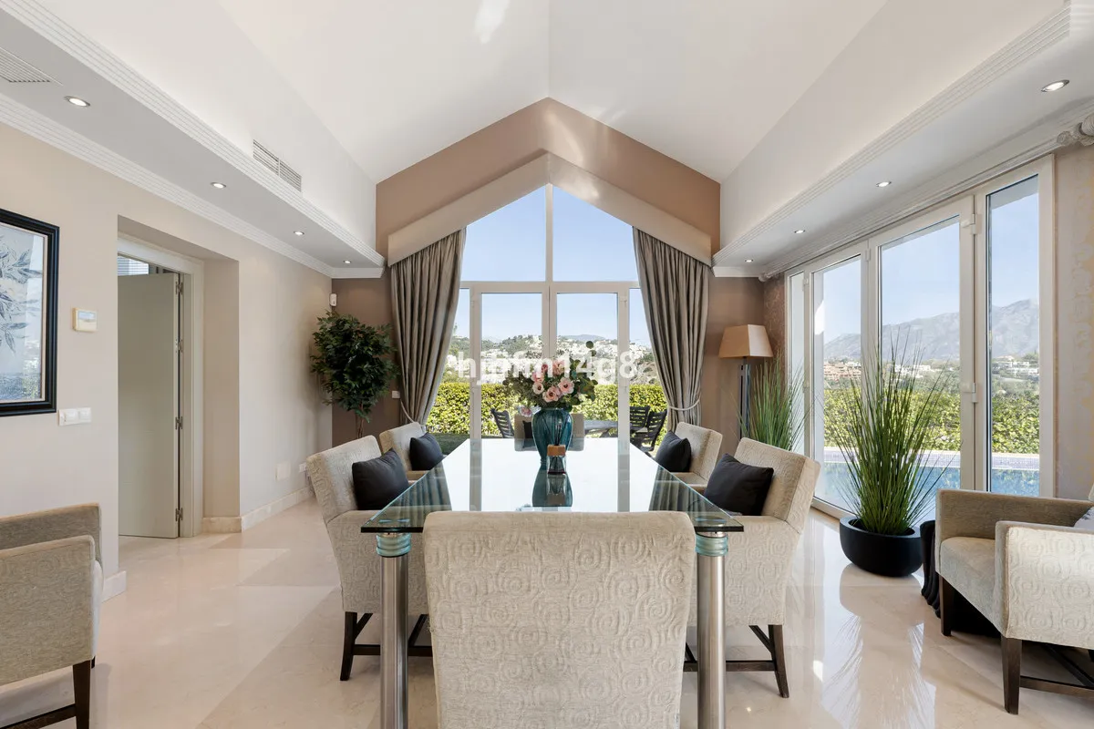 11d8c140-6acd-41fb-849f-2fec3b2eedc1