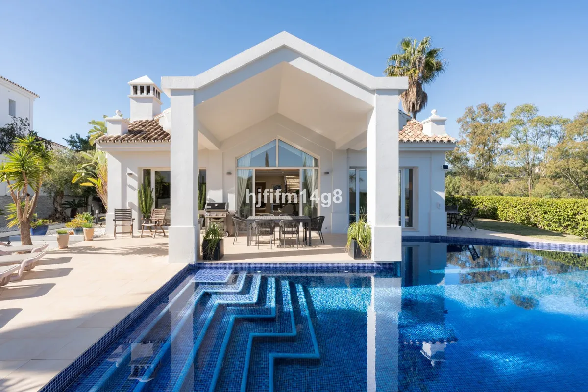 e14319ad-1836-4148-bb48-829b3597edde