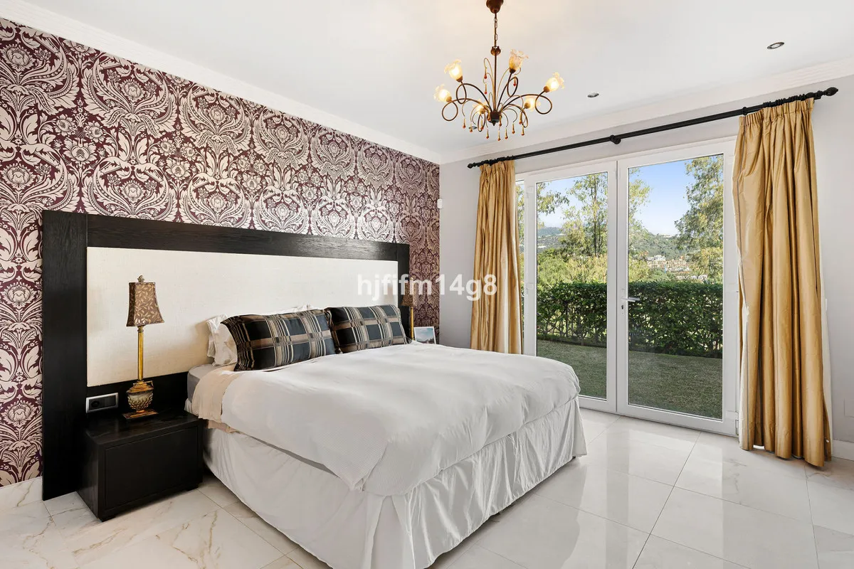 f2019d8b-a0c4-418b-9342-654cf3189f10