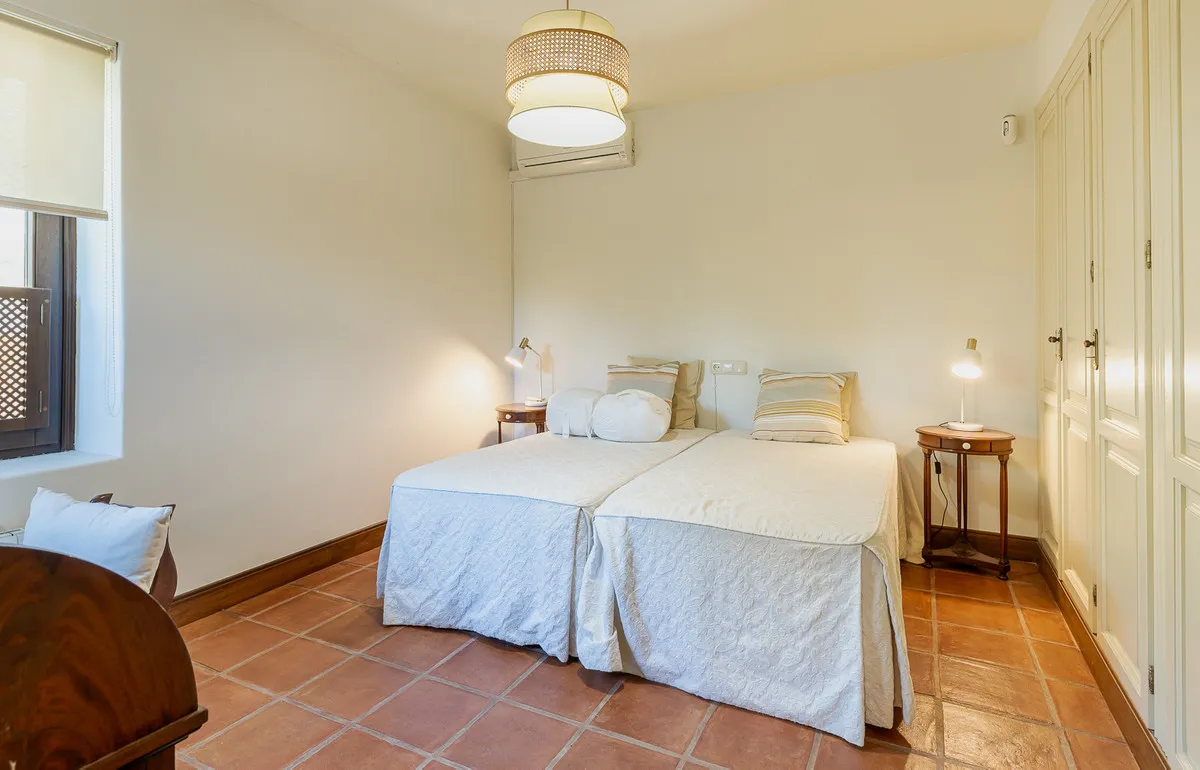 6aa619cb-b38c-4218-8571-9152bc5a26ca