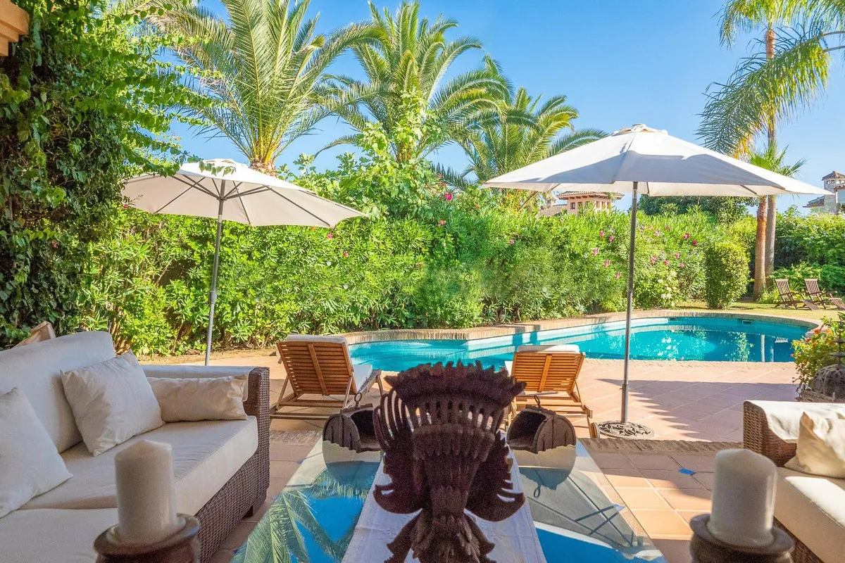 90bf43f3-558b-48a3-9430-f61931c0f880