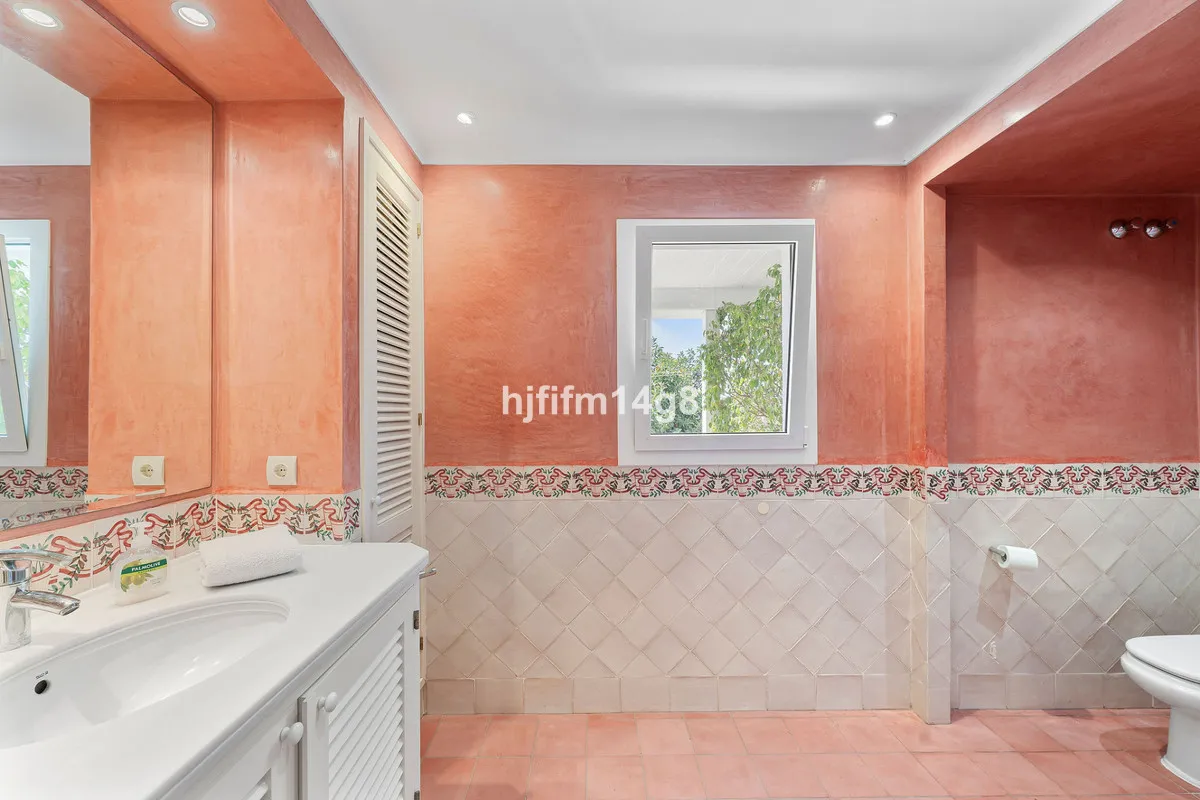 528537d6-b946-4584-9f6d-70df9d592909