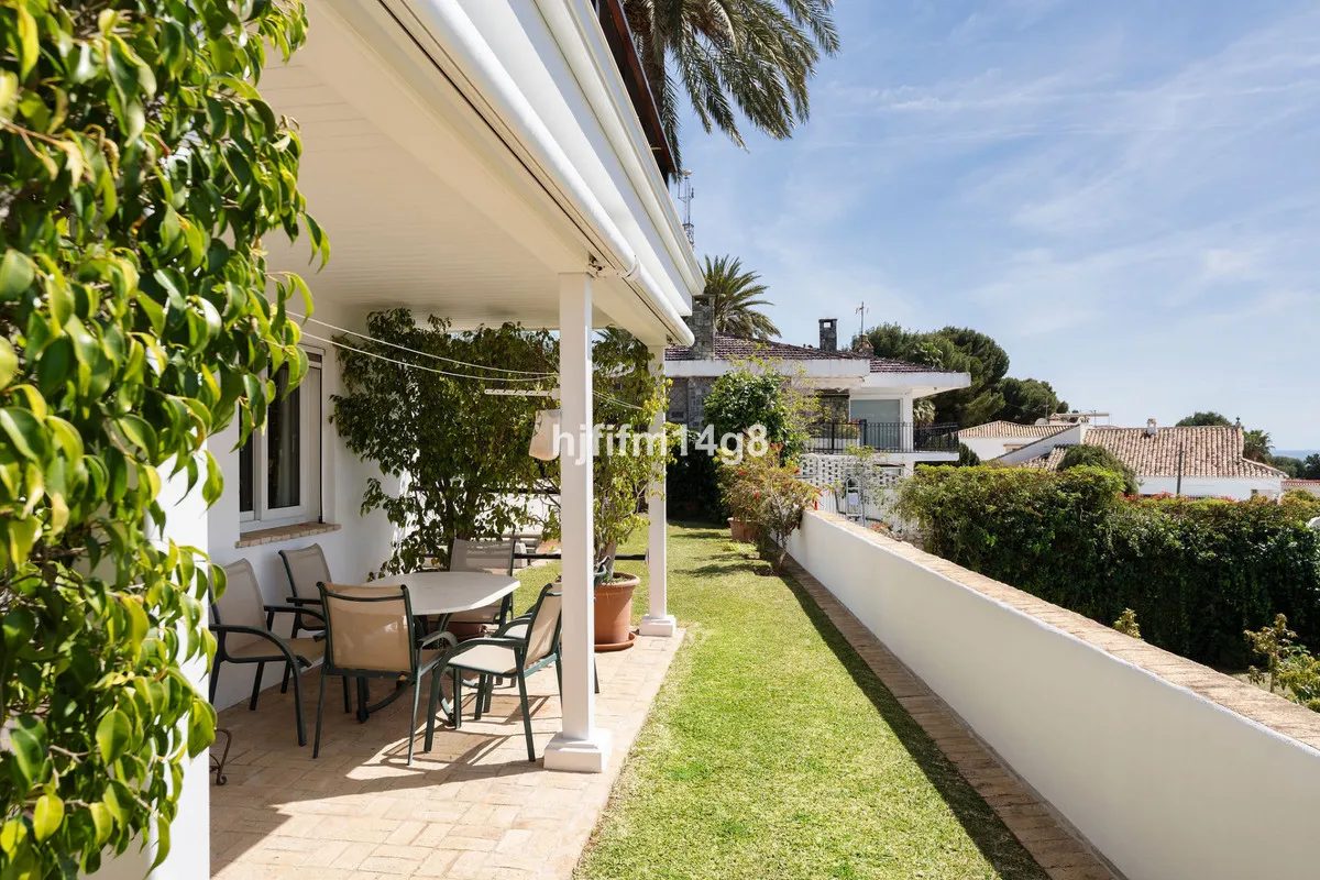 69f6a8f9-49c3-4158-8534-74244d7e44ab