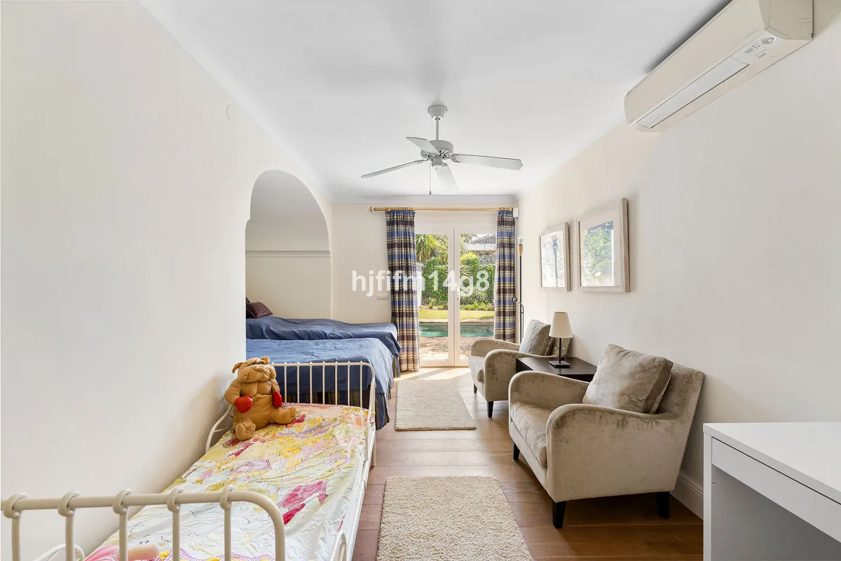 7bb443d2-d637-4dc9-b993-299295af2968