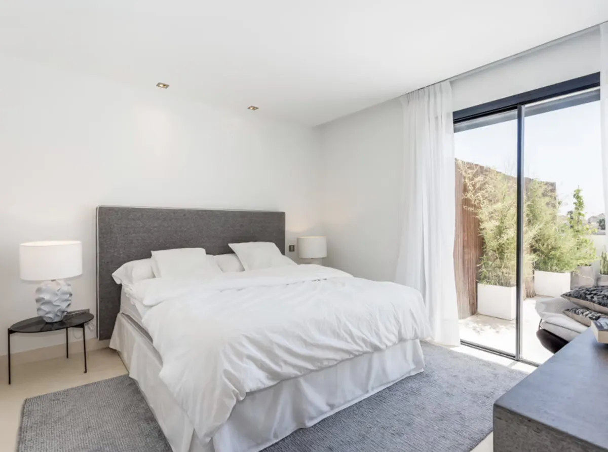 20eaca99-885e-40f1-8b27-a76f69363c60