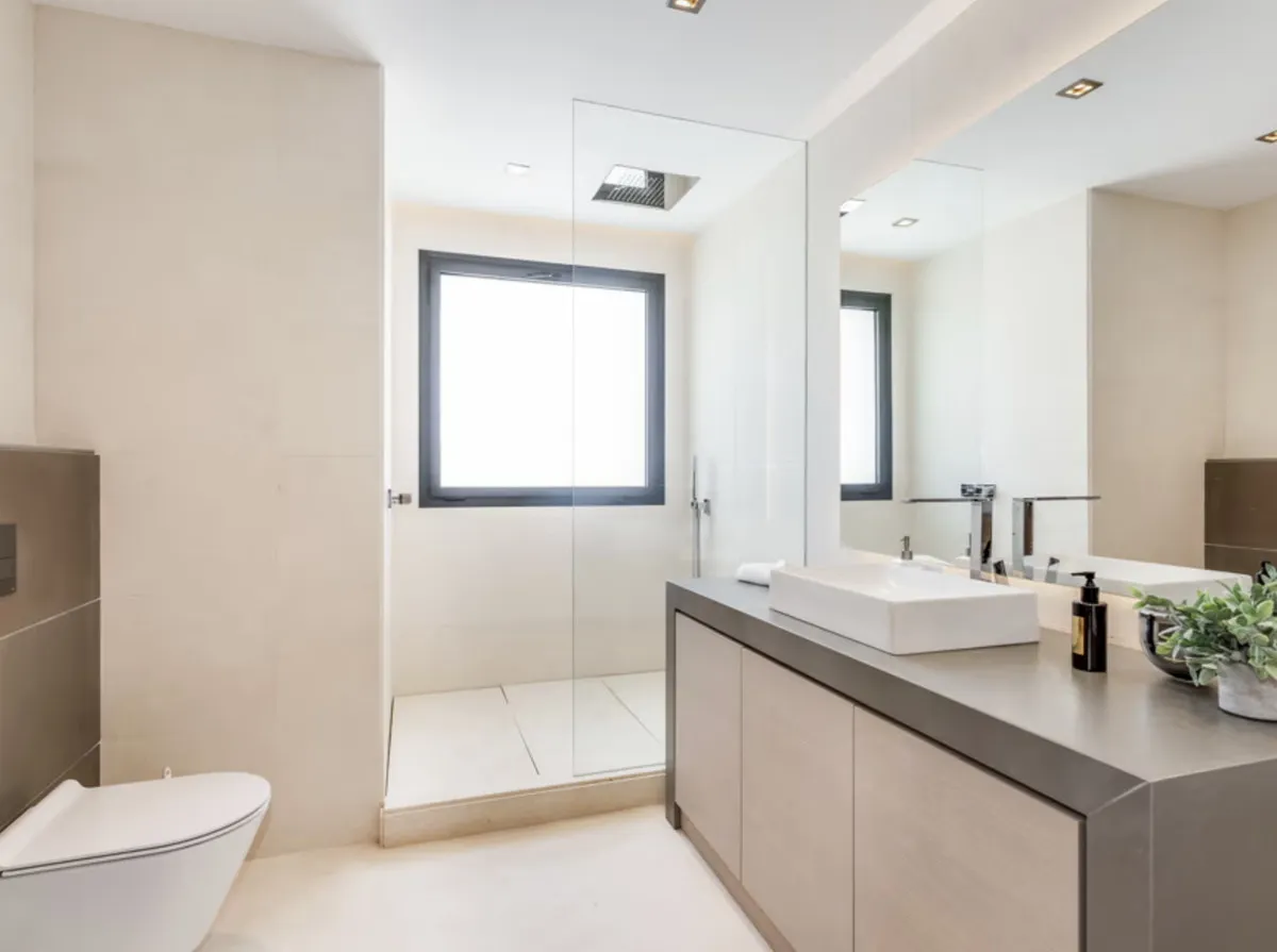 6f29e9ef-a956-46fe-bc36-a5627e9ab89e