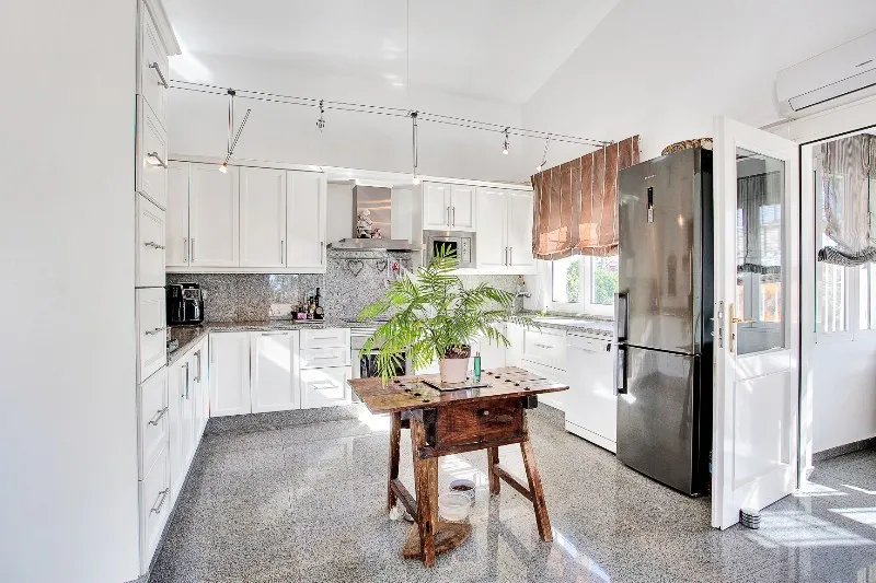 2371bad7-a354-4d69-8c59-7042654fdb18