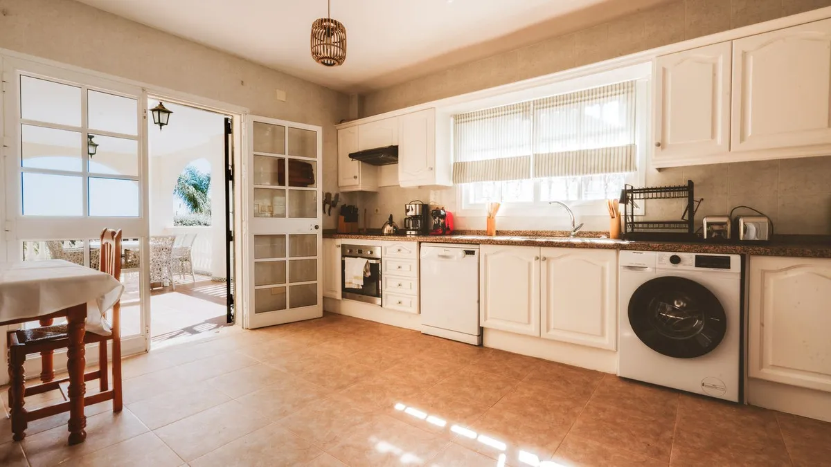 637ce271-4578-434f-93be-f1a37556a675