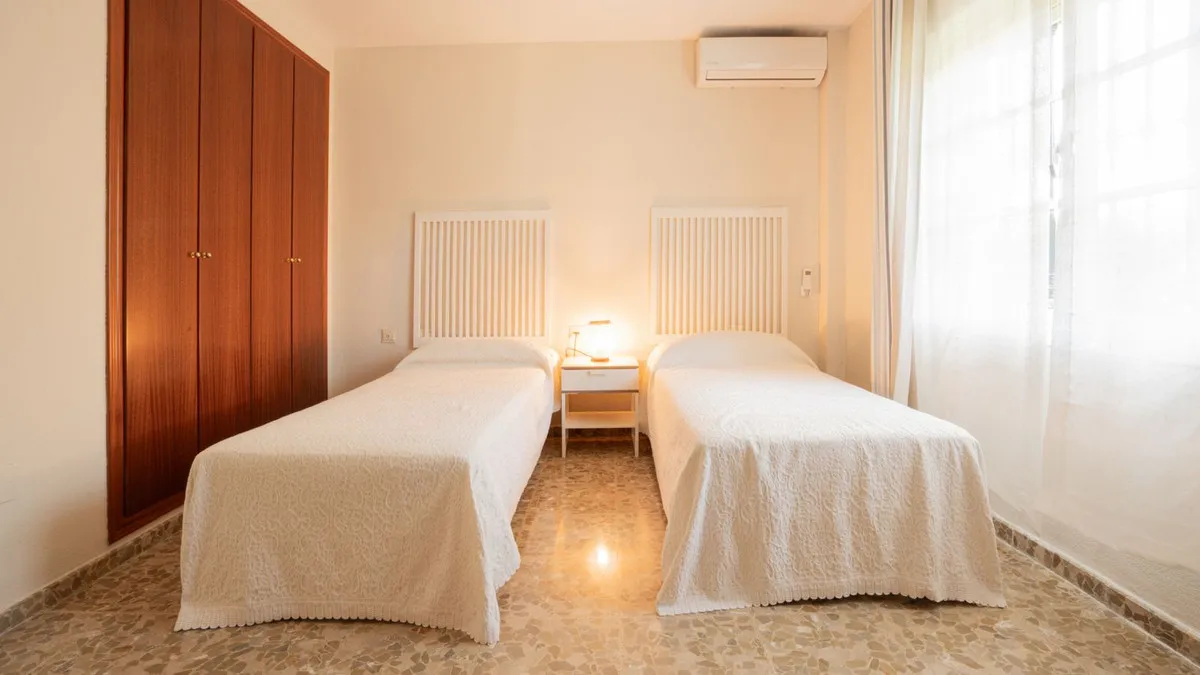 f4c9c7c8-bb27-4c98-a538-8cf3d78d8c13