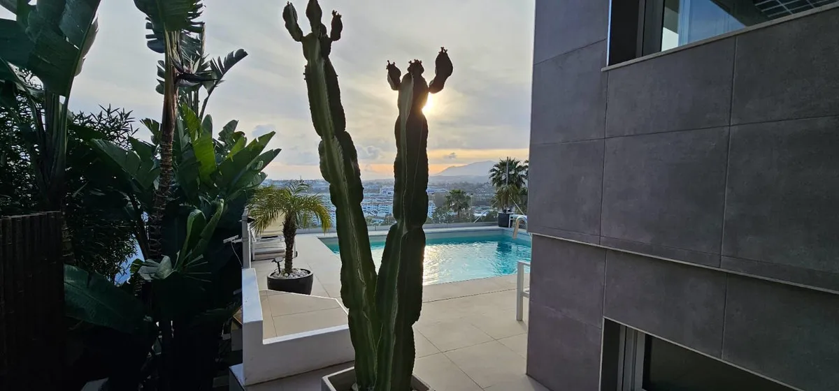 593e58d2-20b3-421c-ba92-cee18098371f