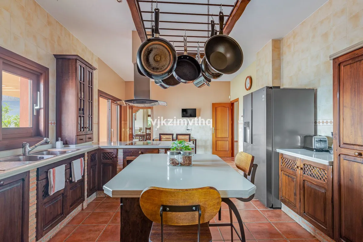 a1223b50-8f7b-48cd-b431-b7139ffe12b0